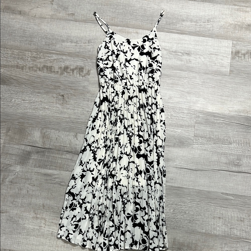 Islander Floral Black and White Maxi Dress sz small